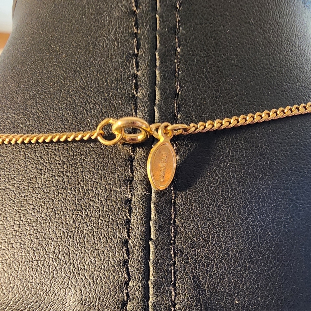 Avon Goldtone Double Heart Pendant Necklace - Picture 7 of 11